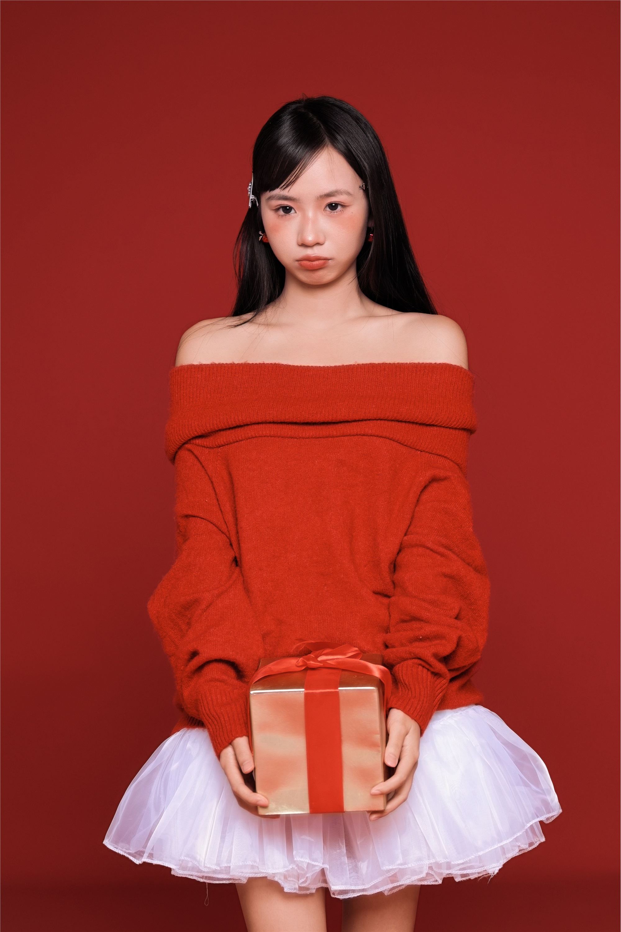 YITUYU艺图语 2025.02.01 红色圣诞 是三金呀